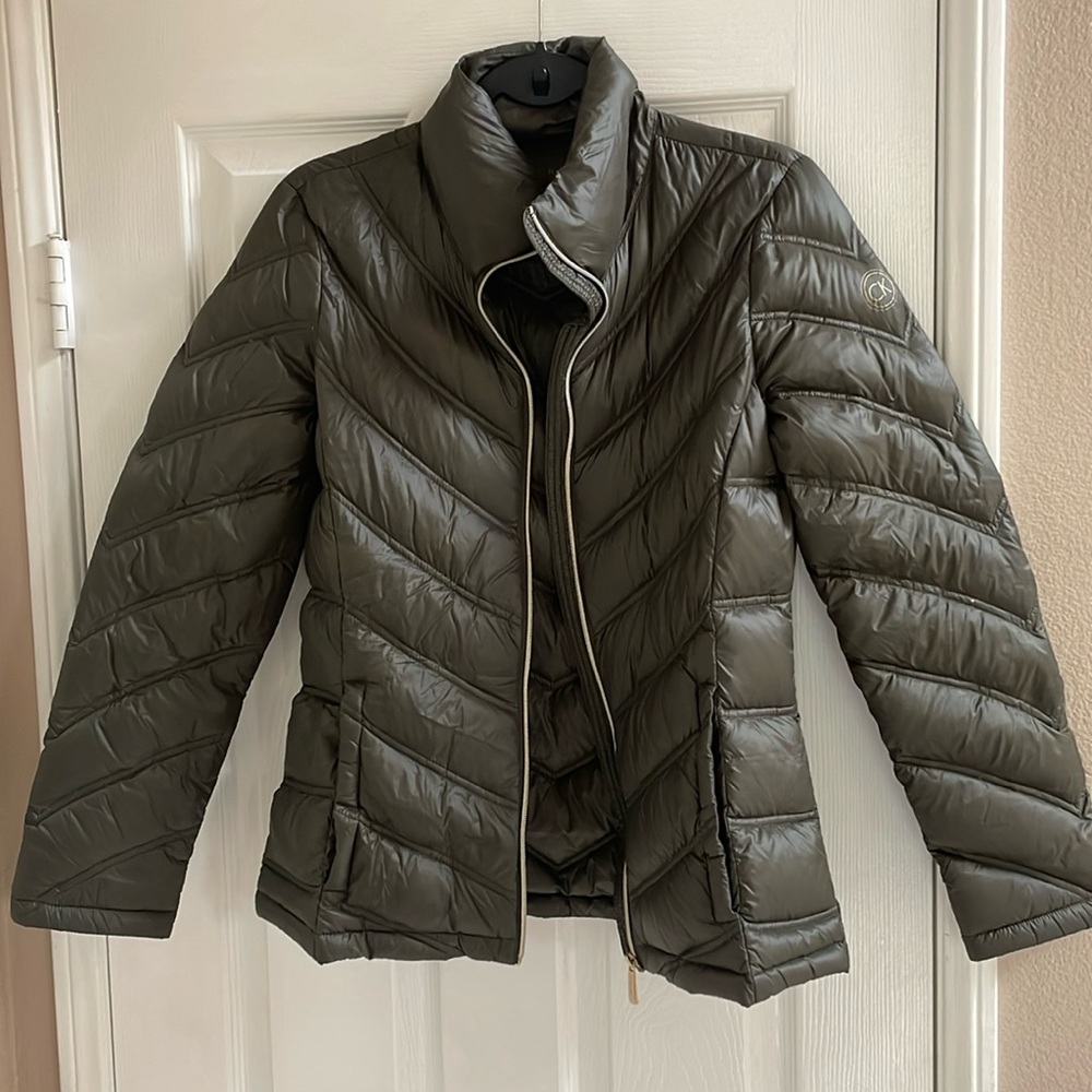Woman’s Calvin Klein Lightweight Puffer Jacket - Sm